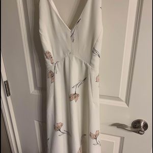 3/30$ Beautiful white dress